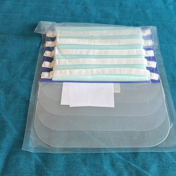 💝 10/$10 💝 NWT 5 Pack Kid’s Face Shields: Direct Splash Protection - Picture 2 of 8